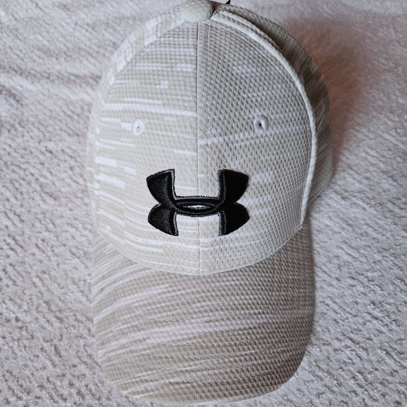 Under Aarmour Baseball cap boys youth S/M tan/white/black/grey - Picture 1 of 6
